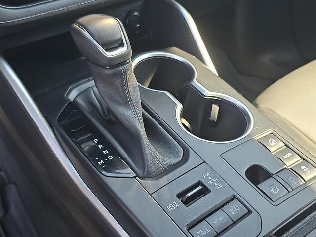 Photo of 2023 Gray Metallic Toyota Highlander