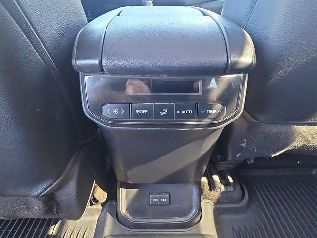 Photo of 2023 Gray Metallic Toyota Highlander