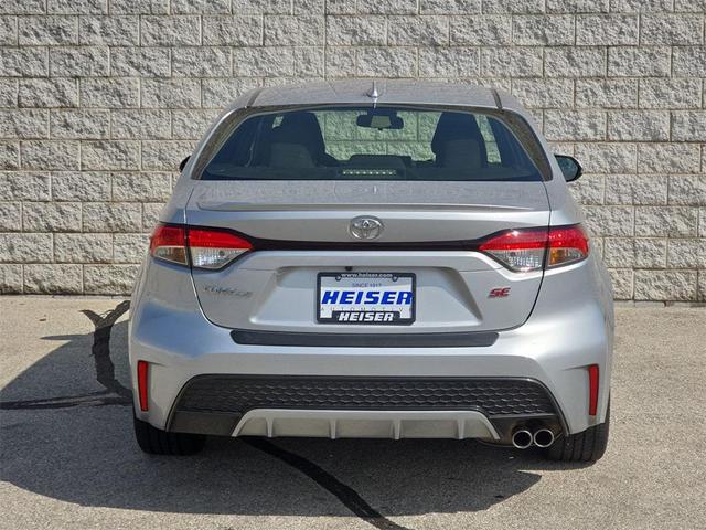Photo of 2022 Classic Silver Metallic Toyota Corolla