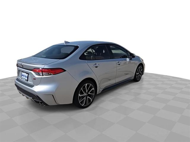 Photo of 2022 Classic Silver Metallic Toyota Corolla