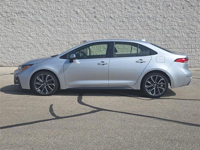 Photo of 2022 Classic Silver Metallic Toyota Corolla