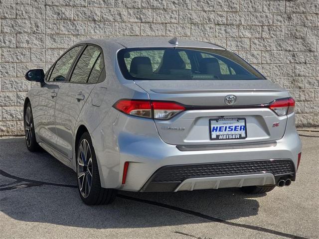 Photo of 2022 Classic Silver Metallic Toyota Corolla