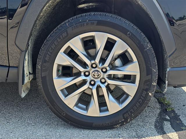 Photo of 2024 Midnight Black Metallic Toyota RAV4