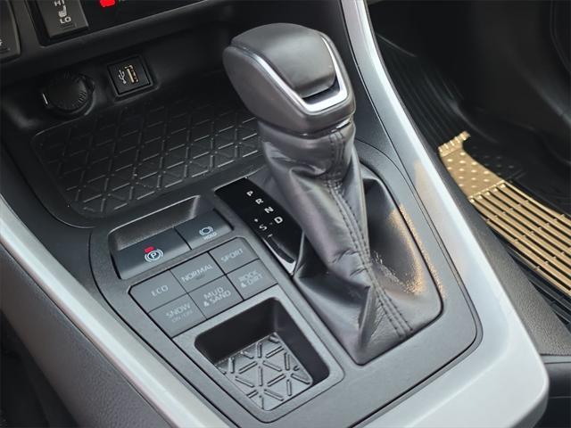 Photo of 2024 Midnight Black Metallic Toyota RAV4