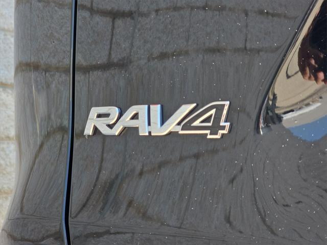 Photo of 2024 Midnight Black Metallic Toyota RAV4