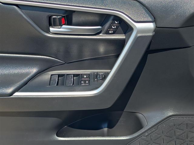 Photo of 2024 Midnight Black Metallic Toyota RAV4