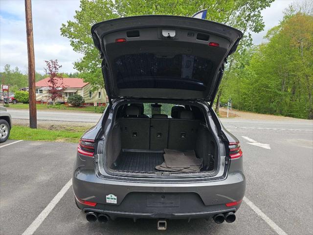 Photo of 2015 GRAY Porsche Macan