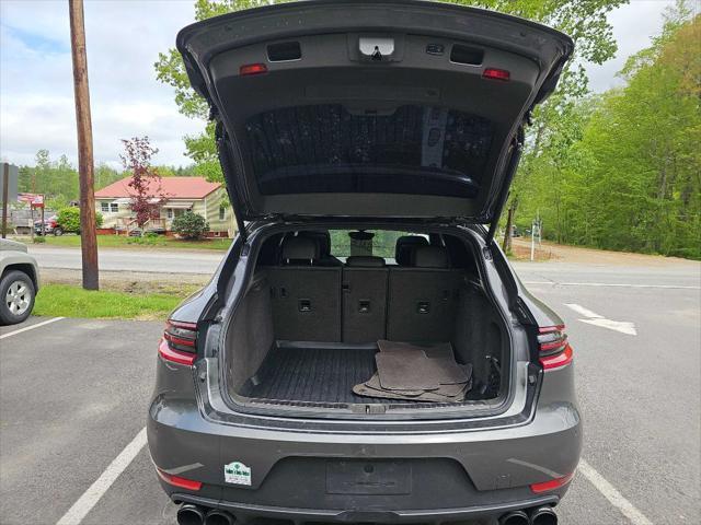 Photo of 2015 GRAY Porsche Macan