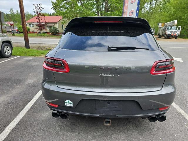 Photo of 2015 GRAY Porsche Macan