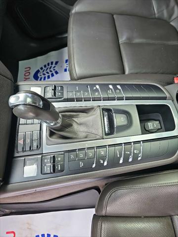 Photo of 2015 GRAY Porsche Macan