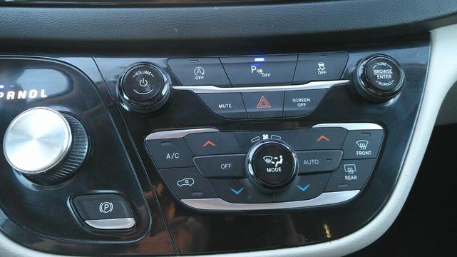 Photo of 2018 Black Chrysler Pacifica