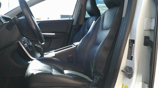 Photo of 2016 White Volvo XC60