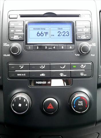 Photo of 2011 Blue Hyundai Elantra Touring