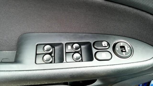 Photo of 2011 Blue Hyundai Elantra Touring