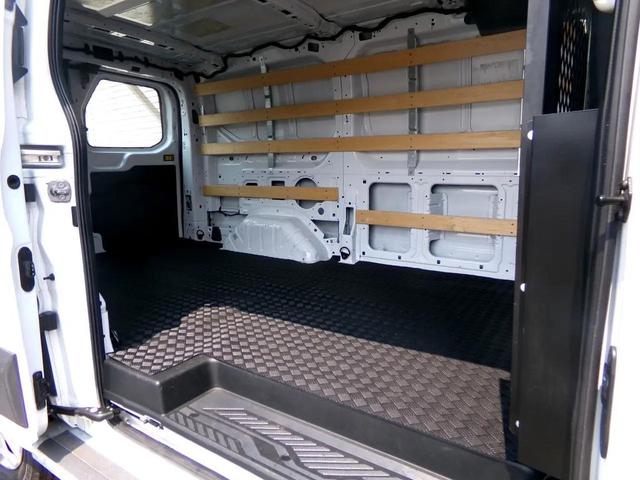 Photo of 2023 White Ford Transit-250