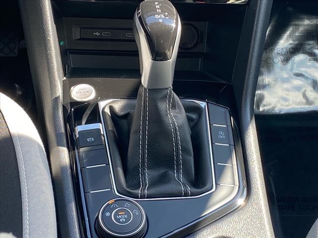 Photo of 2023 Dusk Blue Metallic Volkswagen Taos