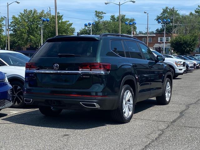 Photo of 2022 Racing Green Volkswagen Atlas