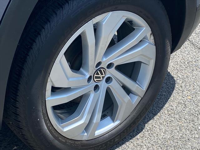 Photo of 2021 Gray Volkswagen Atlas Cross Sport