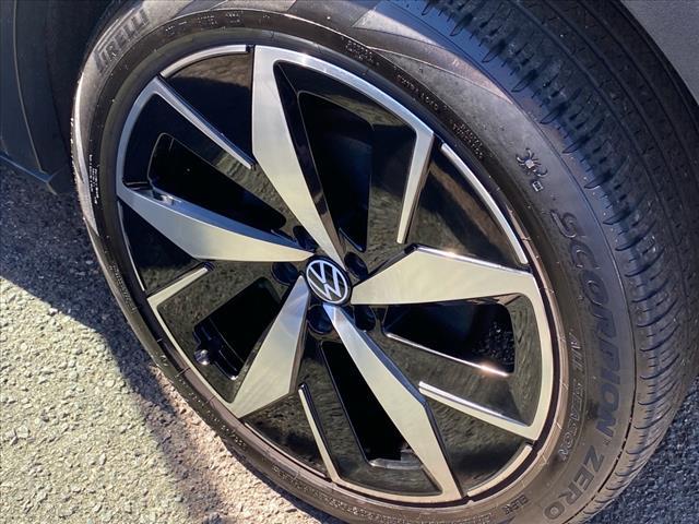 Photo of 2023 Deep Black Pearl Volkswagen ID.4