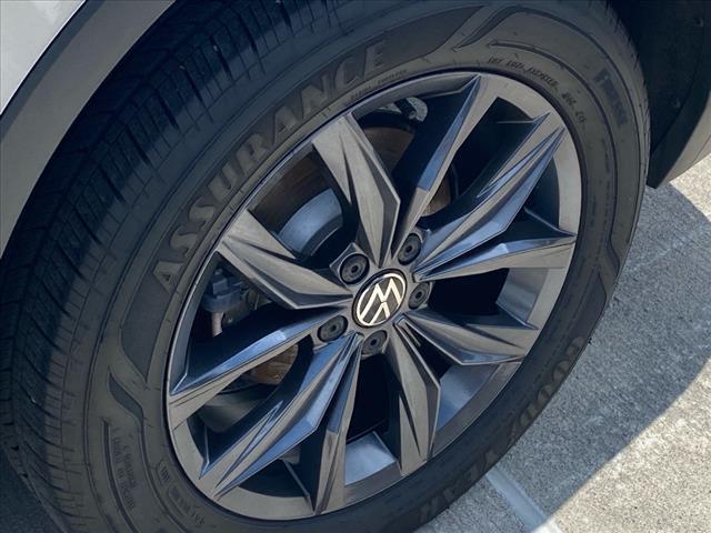 Photo of 2024 Pyrite Silver Metallic Volkswagen Tiguan