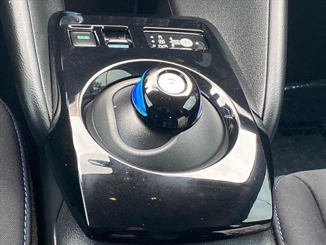 Photo of 2022 Gun Metallic Nissan Leaf