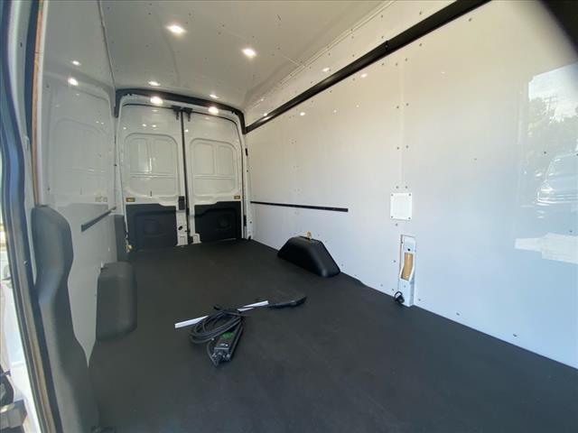 Photo of 2022 Oxford White Ford Transit-350