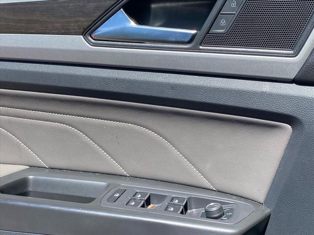 Photo of 2021 Deep Black Pearl Volkswagen Atlas
