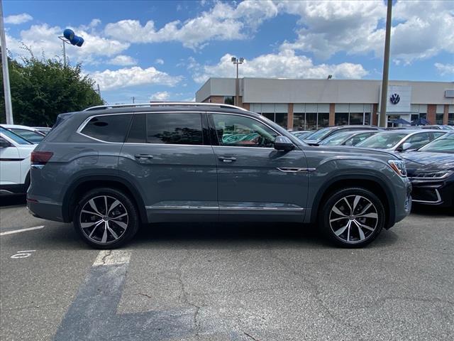 Photo of 2025 Pure Gray Volkswagen Atlas
