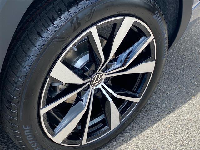 Photo of 2025 Pure Gray Volkswagen Atlas