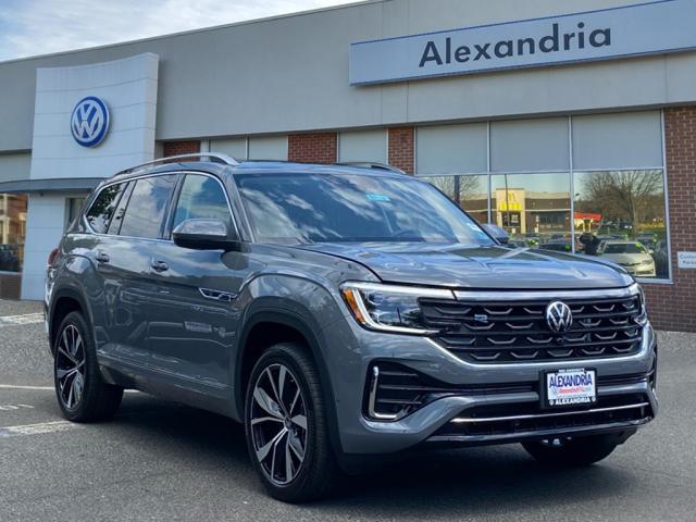 Photo of 2025 Pure Gray Volkswagen Atlas