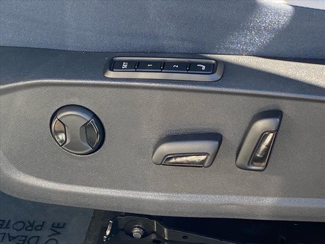 Photo of 2023 Opal White Pearl Volkswagen ID.4