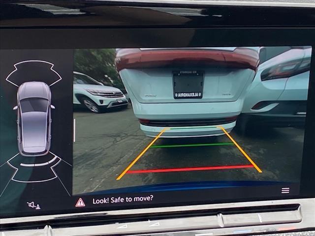 Photo of 2022 Blue Metallic Volkswagen Golf R