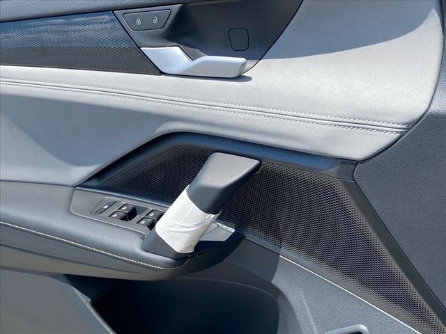 Photo of 2025 Platinum Gray Volkswagen Tiguan