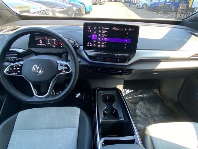 Photo of 2023 Pure White Volkswagen ID.4