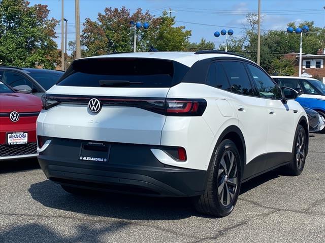 Photo of 2023 Pure White Volkswagen ID.4