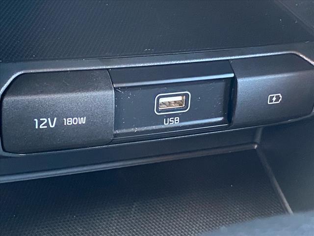 Photo of 2022 Glacial White Pearl Kia Telluride
