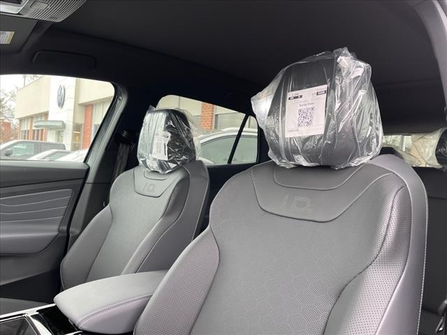 Photo of 2025 Pure Gray Volkswagen ID.4