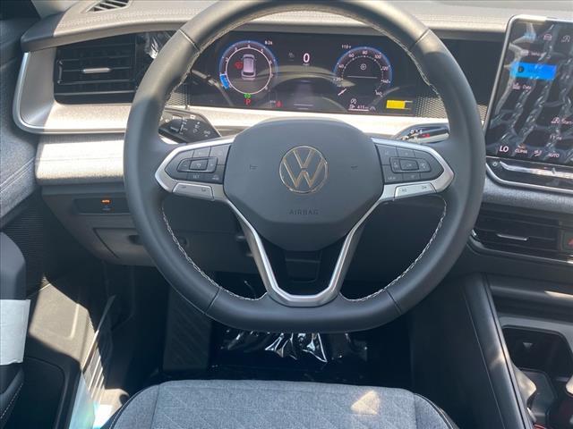 Photo of 2025 Platinum Gray Volkswagen Tiguan