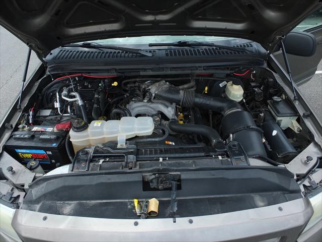 Photo of 2005 Tan Ford Excursion
