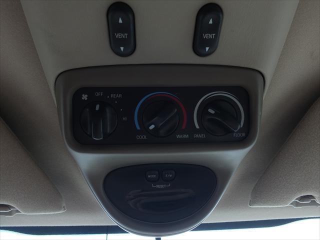 Photo of 2005 Tan Ford Excursion