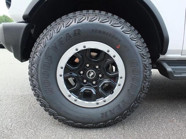 Photo of 2025 Oxford White Ford Bronco