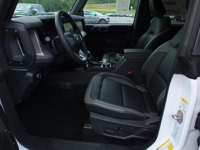 Photo of 2025 Oxford White Ford Bronco