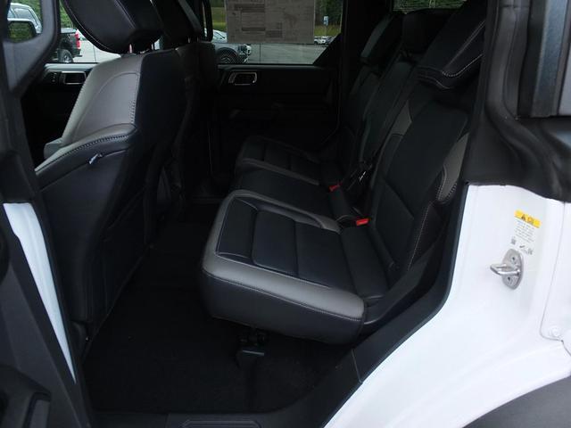 Photo of 2025 Oxford White Ford Bronco