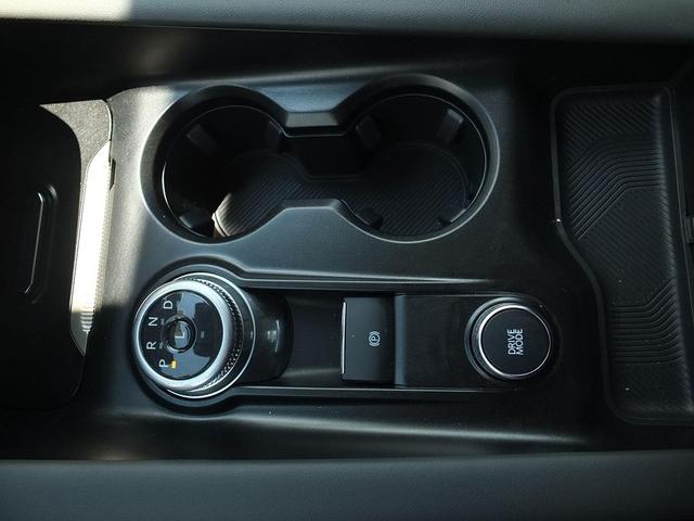 Photo of 2025 Star White Metallic Tri-Coat Ford Explorer