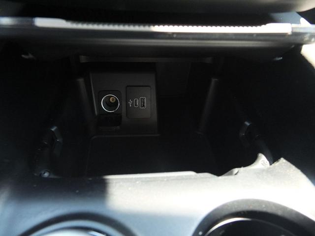 Photo of 2025 Star White Metallic Tri-Coat Ford Explorer