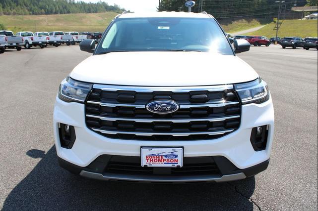 Photo of 2025 Star White Metallic Tri-Coat Ford Explorer