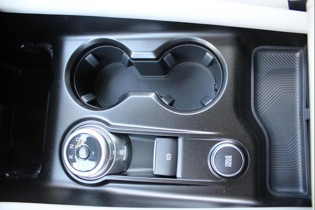 Photo of 2025 Star White Metallic Tri-Coat Ford Explorer
