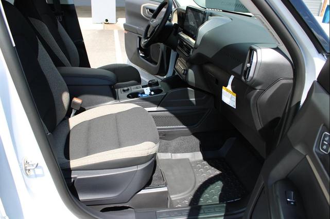 Photo of 2025 Oxford White Ford Bronco Sport