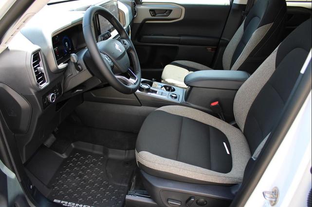 Photo of 2025 Oxford White Ford Bronco Sport