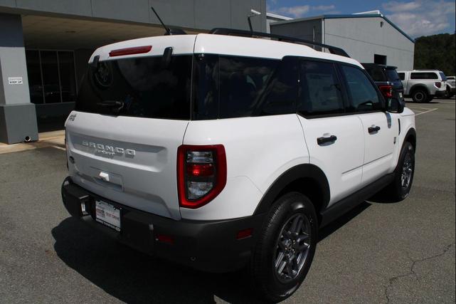 Photo of 2025 Oxford White Ford Bronco Sport